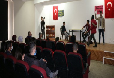 Bitlis’te Tiyatroyla Kitap Sevgisi