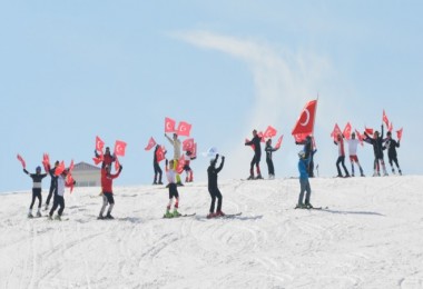 Bitlis Eren Üniversitesi'nde '5. Kar Festivali' Düzenlendi