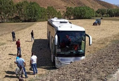 Tatvan'da Devrilen Otobüsteki 6 Yolcu Yaralandı