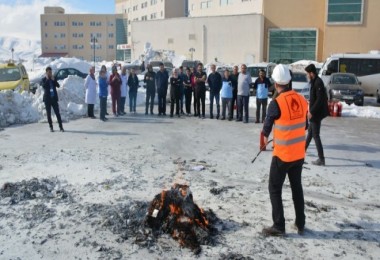 Tatvan Devlet Hastanesi’nde Yangın Söndürme Tatbikatı gerçekleştirildi
