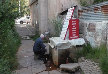 Tatvan’daki Maden Suyuna Yoğun İlgi