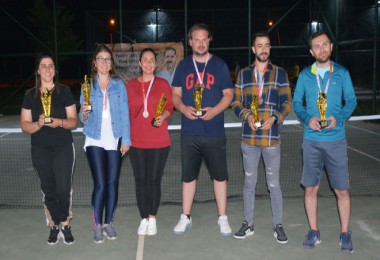 Tatvan Sahilinde 'Tenis Turnuvası' Yapıldı