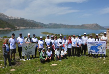 Kadınlar İle Aktivistler, Van Gölü İçin 140 Kilometre Yolu 4 Günde Yürüdü