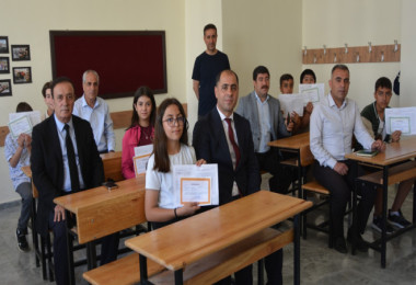 Tatvan’da 25 Bin Öğrenci Karne Aldı