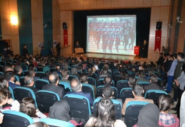 Tatvan’da Şehitleri Anma Günü programı düzenlendi