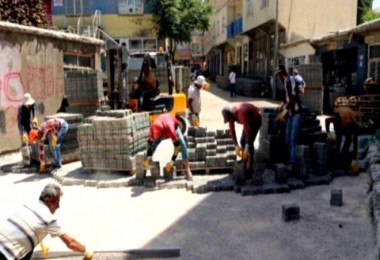 Bitlis Belediyesi’nin yol yapım çalışmaları