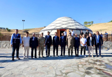 Vali Karakaya Ahlat’ta İncelemelerde Bulundu