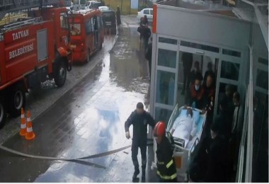 Bitlis-Tatvan Devlet Hastanesi’nde Yapılan Yangın Tatbikatı Gerçeğini Aratmadı