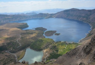 Bitlis’teki Nemrut Dağı’nda Çanak Yürüyüşü Yapıldı