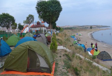 Aktivistler Tatvan Aqua Park’ta Kamp Kurdu
