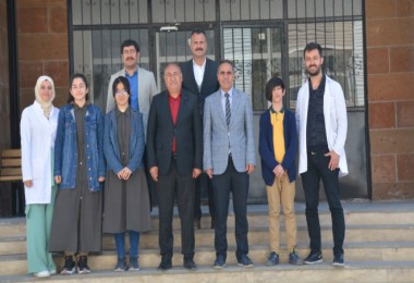 İmam Hatip Ortaokulu Öğrencileri Bitlis İl Birincisi Oldu