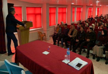 Aday öğretmenler için Tatvan’da eğitim semineri düzenlendi