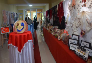 Tatvan Halk Eğitim Merkezi’nde ‘El Sanatları Sergisi’ açıldı