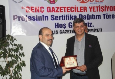 Bitlis’te gazetecilik kursuna katılan 38 kursiyere sertifika verildi