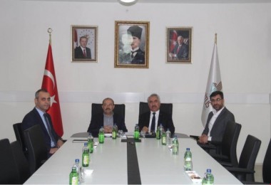 İçişleri Bakan Yardımcısı Mehmet Ersoy Bitlis’teki belediyeleri ziyaret etti
