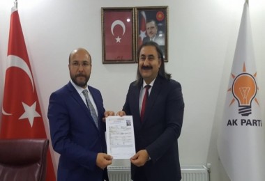 Cengiz Şahin, Tatvan Belediye Başkanlığı için aday adaylık başvurusunu yaptı