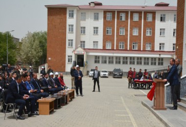 Tatvan'da ‘TÜBİTAK 4006 Bilim Fuarı’nın Açılışı Gerçekleştirildi