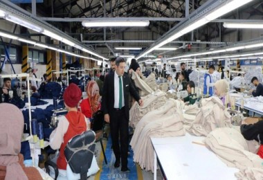 Kaymakam Özçelik Tekstil Atölyesini Ziyaret Etti