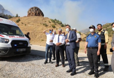 Vali Çağatay, Bitlis Buzlupınar Mevkiinde Devam Eden Örtü Yangını Bölgesinde İncelemelerde Bulundu