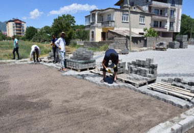 Tatvan’da Yol Yapım Çalışmaları Devam Ediyor