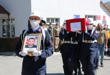 Tatvan'da Çıkan Çatışmada 1 Korucu Şehit Oldu 2 Asker Yaralandı