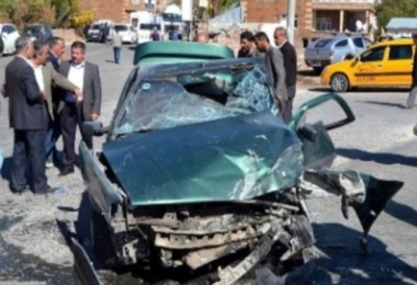 Ahlat’ta trafik kazası 6 yaralı