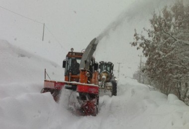 Bitlis’te karla mücadele çalışmaları aralıksız sürdürülüyor