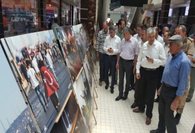 Tatvan’da “15 Temmuz” konulu fotoğraf sergisi açıldı