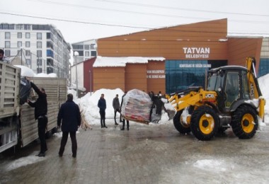 Tatvan’dan Deprem Bölgesine Yardım Eli