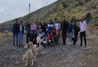 Havanseverler Bitlis Hayvan Bakım ve Rehabilitasyon Merkezi’ni ziyaret etti