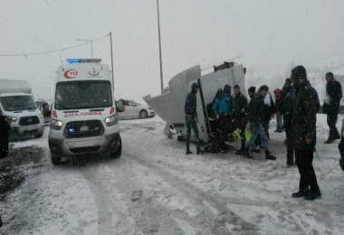 Bitlis’te trafik kazası; 3 yaralı