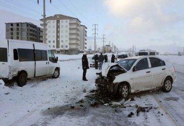 Bitlis'te meydana gelen trafik kazasında 6 kişi yaralandı