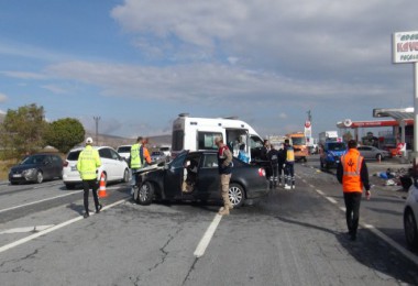 Tatvan’da Trafik Kazası 2 Ölü 6 Yaralı