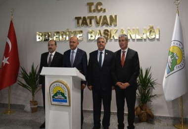 Başbakan Yardımcısı Fikri Işık Tatvan’ı ziyaret etti