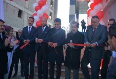 Tatvan’da 3 sağlık merkezi ve 1 acil istasyonu açılışı yapıldı