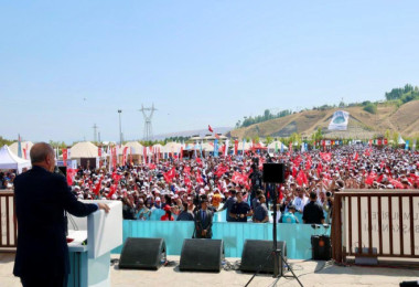 Cumhurbaşkanı Erdoğan Ahlat’ta Vatandaşlarla Buluştu