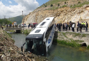 Tatvan’da Otobüs Kazası 6 Yaralı