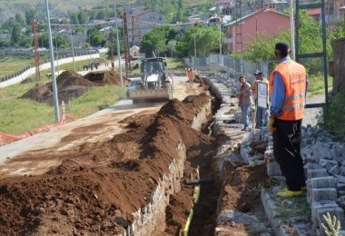 Tatvan'ın 22 mahallesinin 20'si doğalgaza kavuştu