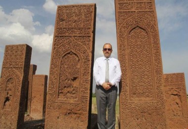 Bitlis Valisi İsmail Ustaoğlu, Ahlat'ı ziyaret etti.