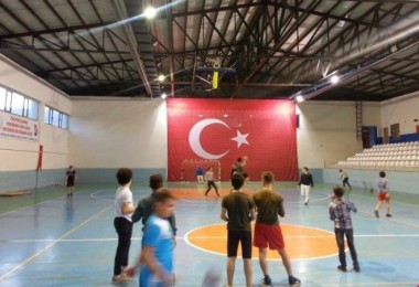 Tatvan’daki spor tesisleri 7/24 hizmet veriyor