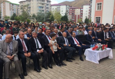 Bitlis'te 6514 öğretmen ile 92413 öğrenci ders başı yaptı