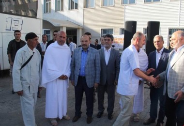 Bitlis'teki hacı adayları kutsal topraklara uğurlandı
