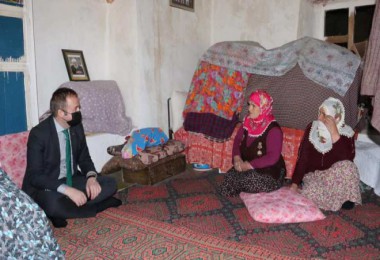 Kaymakam Yelek, Hane Ziyaretinde Bulundu