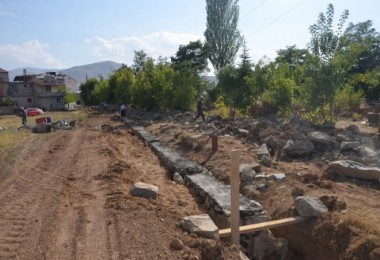 Tatvan’daki mezarlıkların çevre düzeni yapılıyor