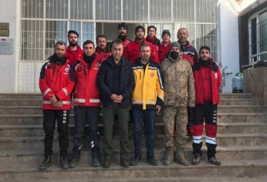 Bitlis İl Sağlık Müdürlüğü UMKE Ekipleri Adıyaman’da Sağlık Hizmeti Veriyor