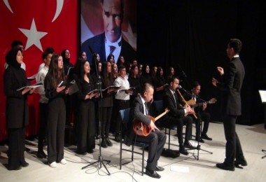 Tatvan Anadolu Lisesi Öğrencileri Resim Sergisi Düzenledi ve Konser Verdi