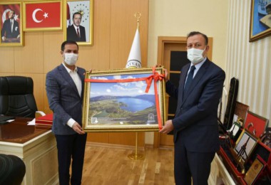 Rektör Elmastaş'tan Başkan Geylani'ye İadeyi Ziyaret