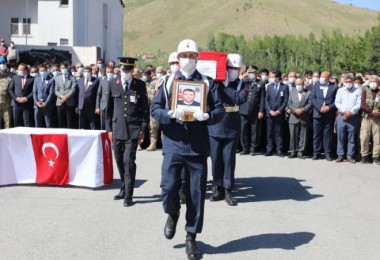 Bitlis Şehidi Cahit Çelik, Mutki’de Son Yolculuğuna Uğurlandı