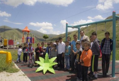 Bitlis’te yapımı tamamlanan park hizmete açıldı