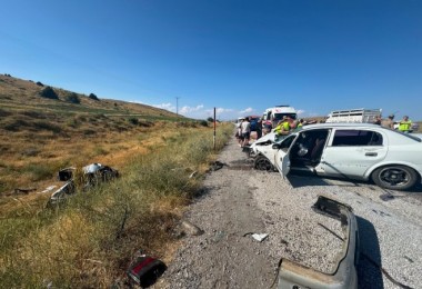 Bitlis'teki Trafik Kazasında 2’si Ağır 6 Kişi Yaralandı